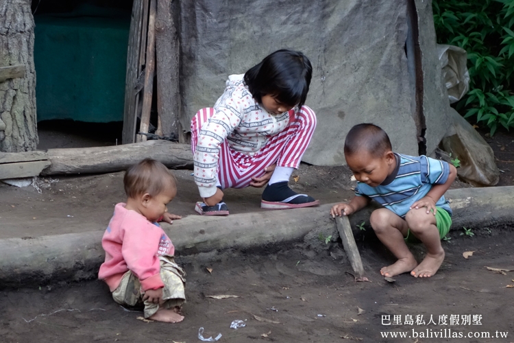 巴度爾火山沿途小屋人家