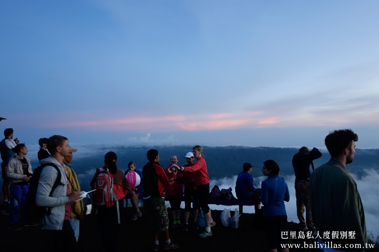 火山頂恣意拍照